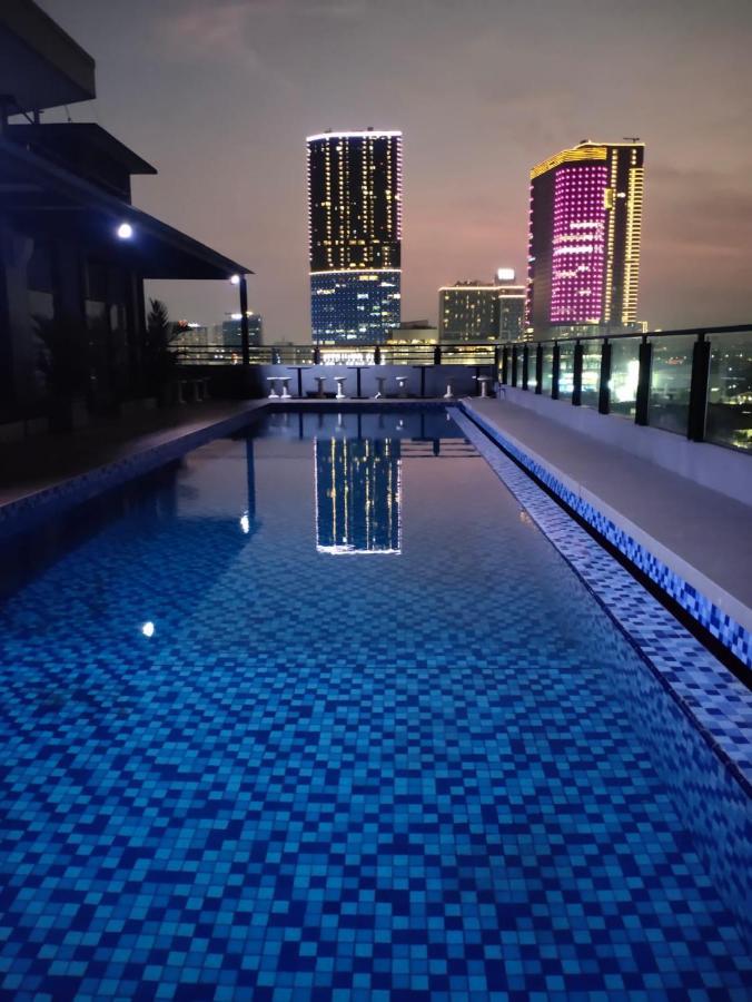 Surabaya River View Hotel Esterno foto